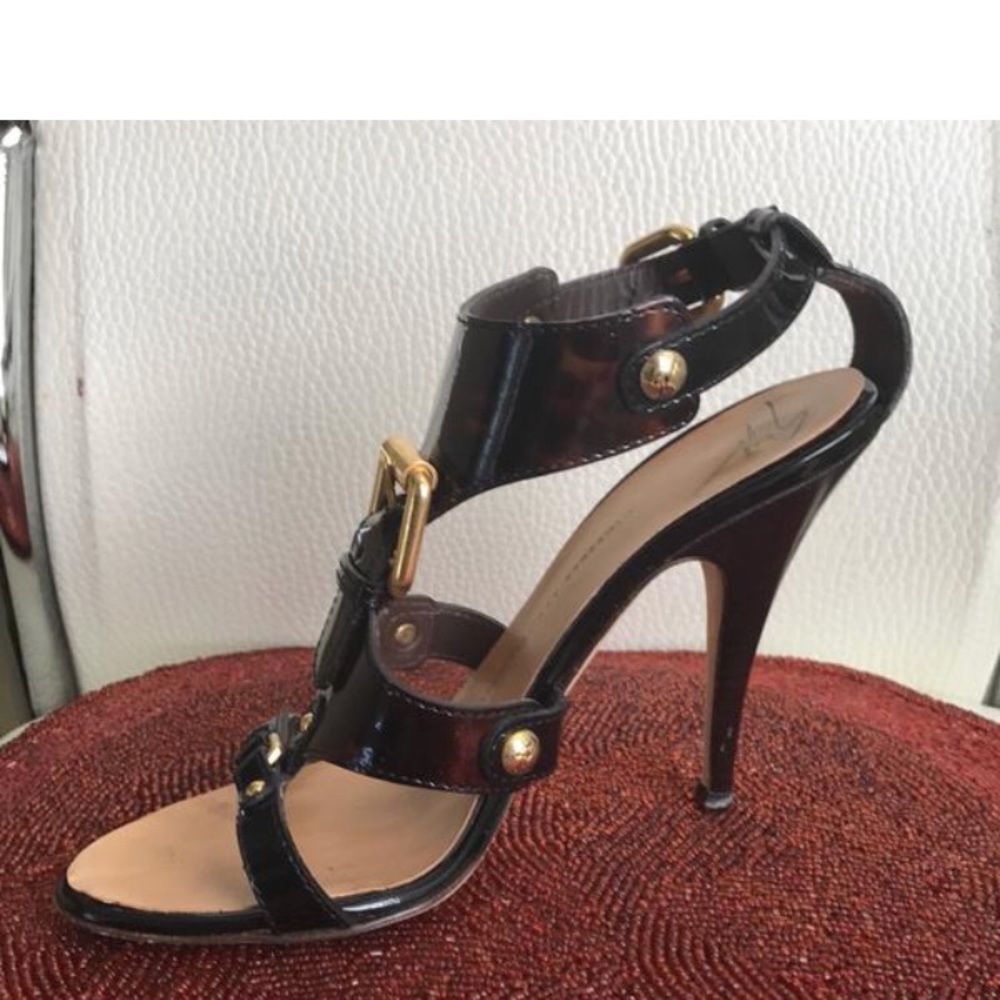 Giuseppe Zanotti- like new